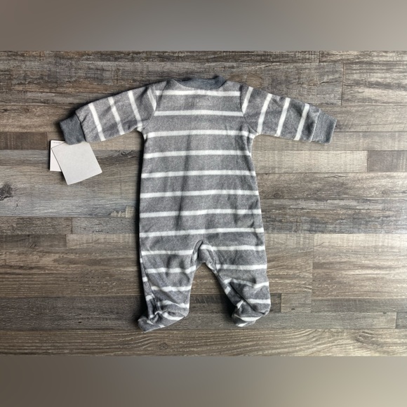 Carter’s Newborn Gray Stripped Tiger Baby Footie Sleeper NWT - Picture 8 of 9